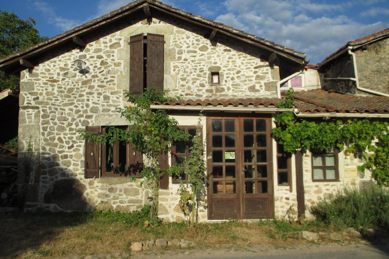 Joli Bois Bed & Breakfast Montrollet Exterior photo