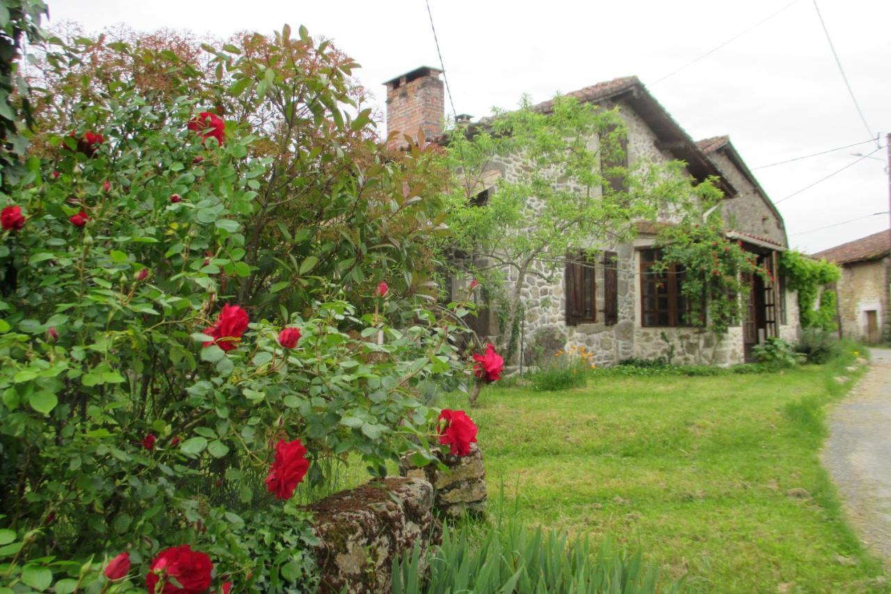 Joli Bois Bed & Breakfast Montrollet Exterior photo